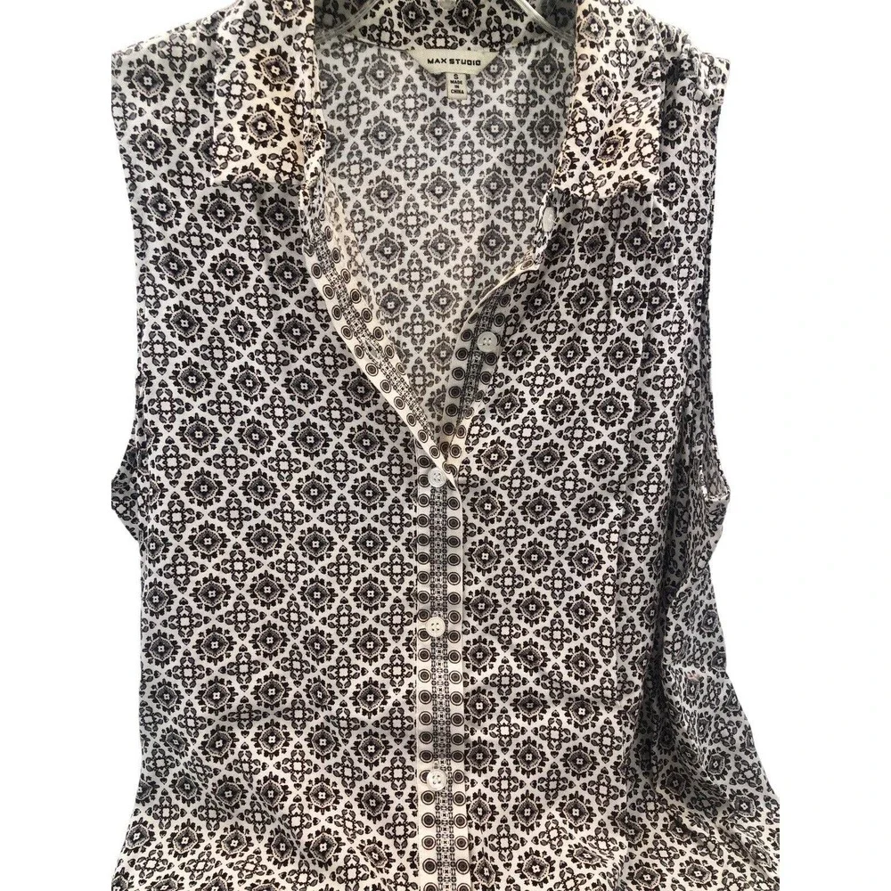 Max Studio Sleeveless Button Up Top White‎ Black Gray Small Print